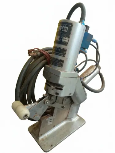 Clipadeira / Grampeadora Pneumática Poly-clip BR7010 / SCD 7010