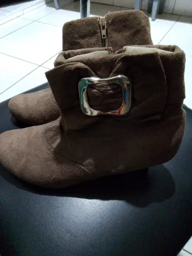 Botinha feminina
