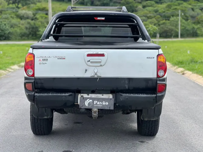 Mitsubishi L200 Triton HPE 3.2 CD TB Int.diesel AUT 2015