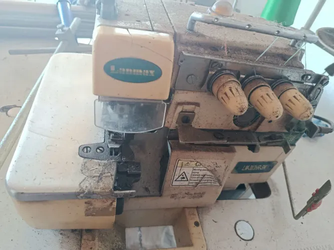 Máquina de costura