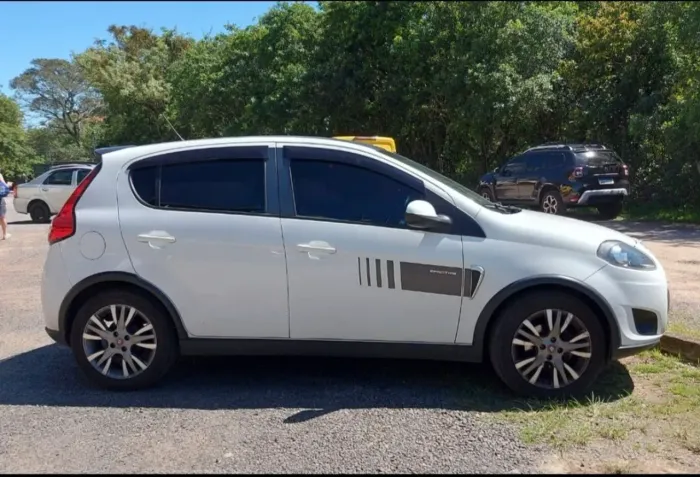 Fiat Palio Sporting 1.6 Flex 16V 5P 2016