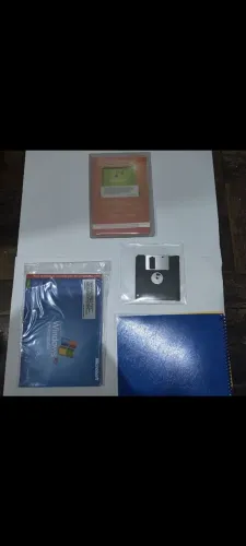 CDs de instalação do Windows XP, Windows 7 e 1 disquete