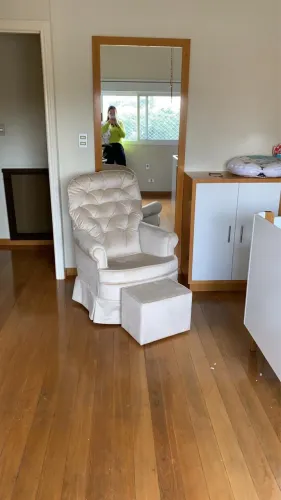 Poltrona com descanso de pé