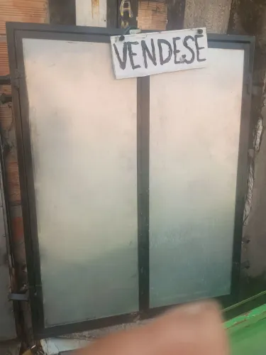 Vendo essas duas janelas ,elas são iguais do mesmo tamanho e modelo