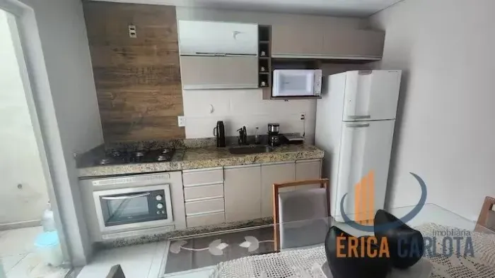 Casa mobiliada para locação de 03 quartos no bairro Alvorada composta por: