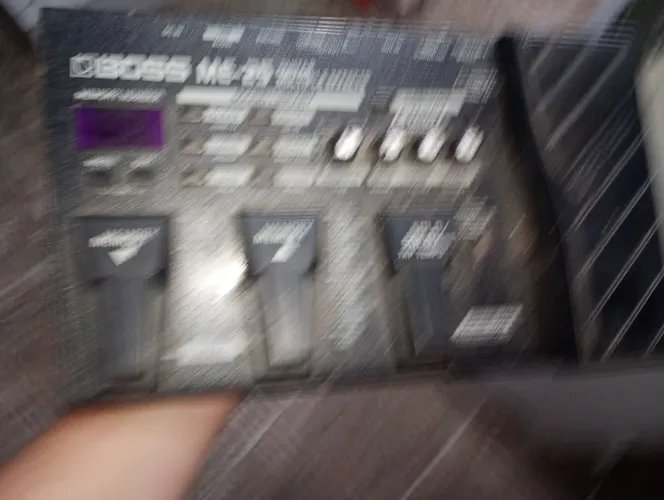Pedaleira me 25 da Boss perfeito estado funcionando tudo