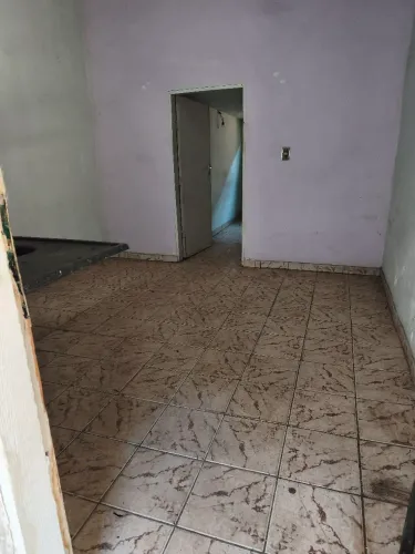 Somente rapaz solteiro 700 com luz água.