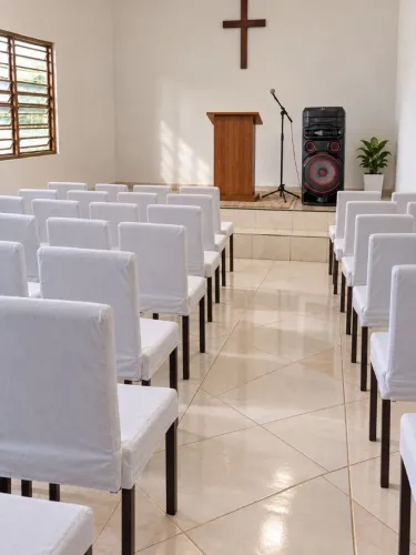 Cadeiras e som para igreja
