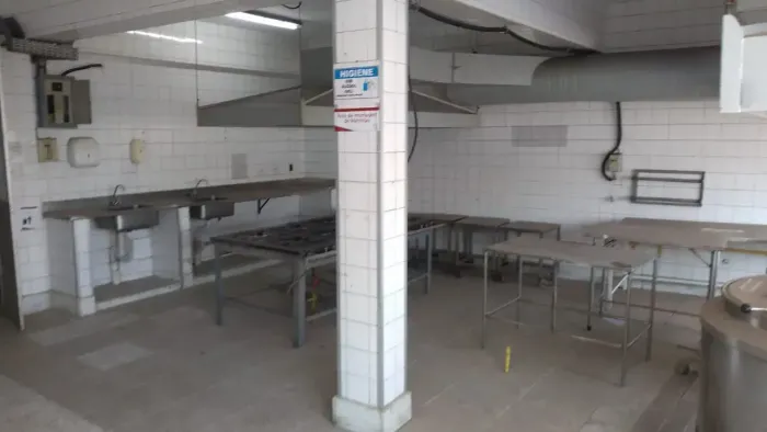 Imóvel para aluguel possui 350 metros quadrados com 5 quartos em Alto Barroca - Belo Horiz