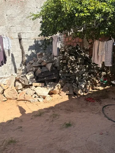 Vendo 1 carrada de pedra marruá pra alicerce