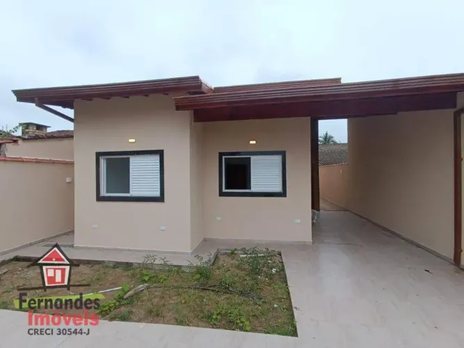 Casa nova isolada com piscina 3 quartos sendo 1 suíte à venda, 260 m² por R$700.000 - Baln