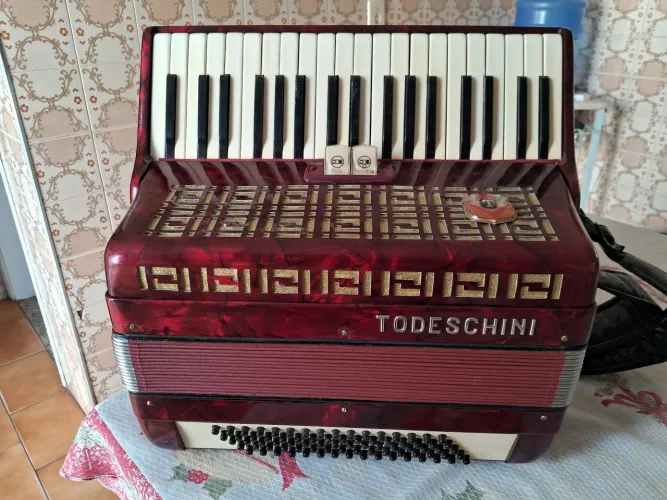 Acordeon Sanfona TODESCHINI 80 baixos