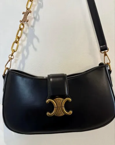 Bolsa preta ombro com corrente