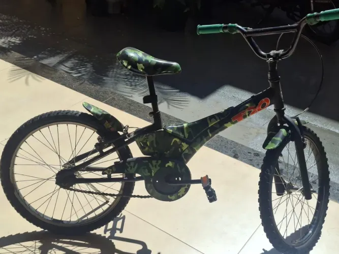 Bicicleta Aro 20 T20<br>Camuflada - R$450