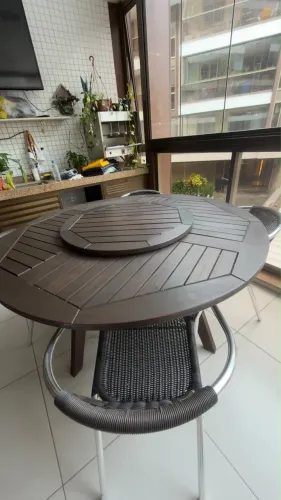 Mesa de Varanda com 4 cadeiras