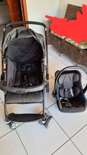 Conjunto Burigotto (carrinho e bebê conforto)