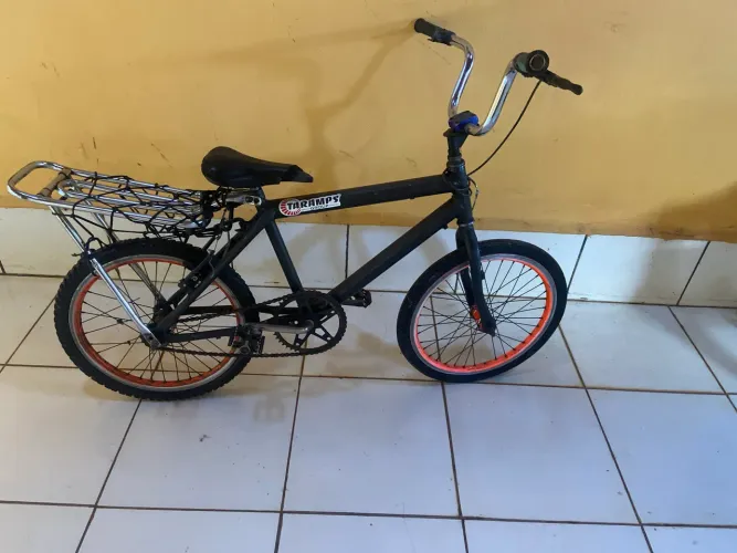 Bicicleta pequena , barata