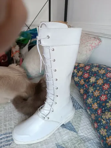 Bota branca cano alto 38