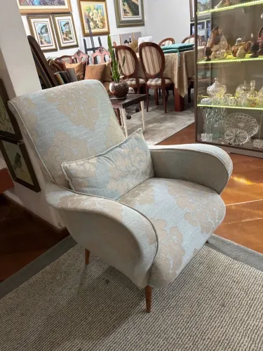 Poltronas Pé-Palito 