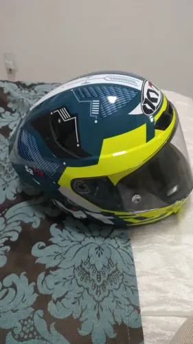 Capacete KYT