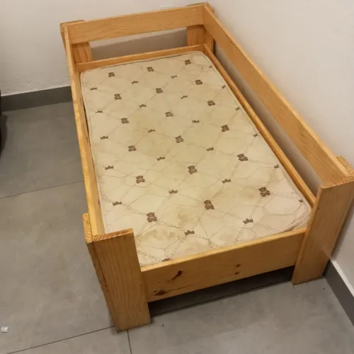 Cama infantil de madeira Acompanha colchão 1.37X77cm