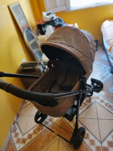 Carrinho de bebê marca Galzerano
