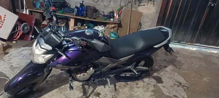 Yamara fazer 250 vendo ou troco por moto menor ou carro