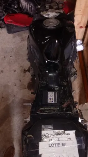 Sucata para retirada de peças CBR 1000rr 2008