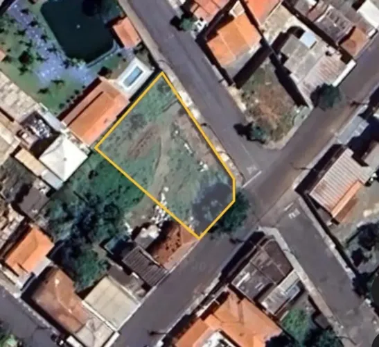 Venda de Terreno / Padrão na cidade de Cosmópolis
