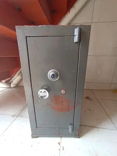 Cofre usado funcionando