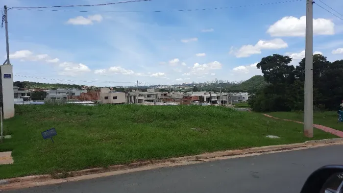VENDO OU TROCO LOTE NO JARDINS BARCELONA POR CHÁCARA PRÓXIMA A GOIANIA OU PONTALINA .