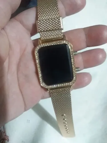 Relógio  feminino  digital  com strass