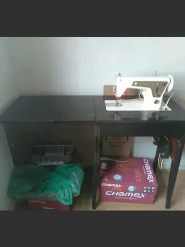 Vendo máquina de costura Singer