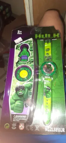 Lego hulk com relógio 
