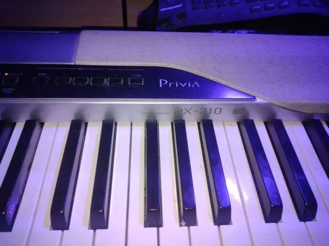 Piano Casio privia px310