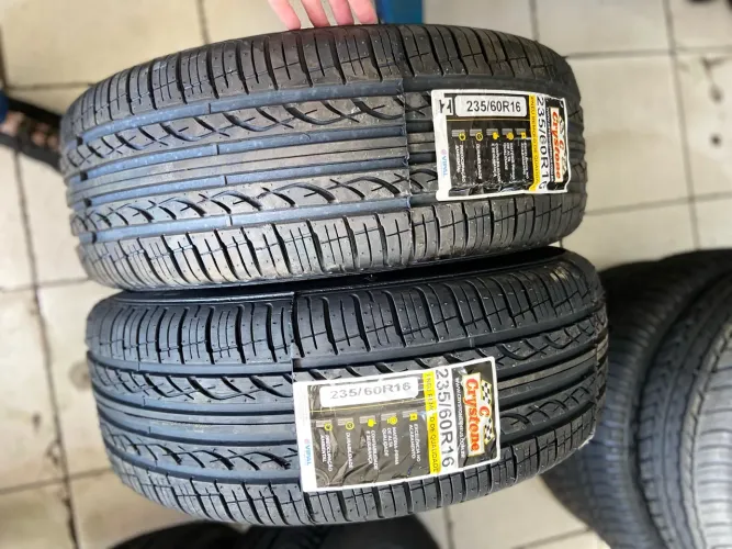 Pneus Crystone 235/60R16 - Novos