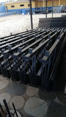 FABRICAÇÃO DE ESTRUTURA METÁLICA