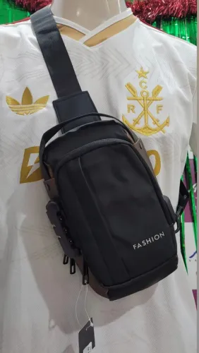 Bolsa com segredo no zíper principal