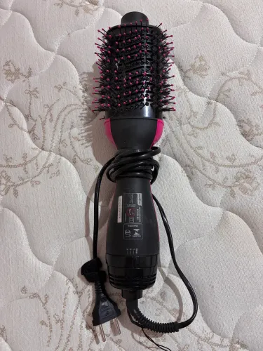 Escova secadora e modeladora