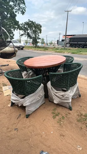 Mesa de 4 cadeiras na corda náutica