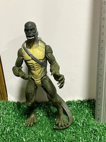 Lagarto - Figura de Ação Colecionável