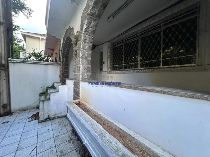 Sobrado comercial para locação na Luis de Faria Gonzaga Santos