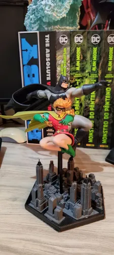 Batman e Robin Frank Miller Deluxe Art Scale 1/10 (Versão Regular) - Iron Studios 
