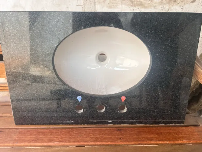 Pia para banheiro em granito São Gabriel