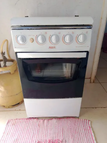 Vendo fogao funcionando tudo 2 chamas no eletrico as outras no esqueiro