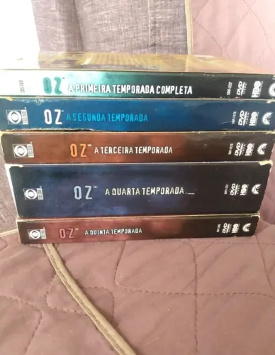 Oz - 1ª a 5ª Temporadas Completas em DVD!