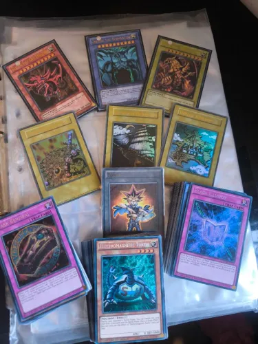 Coleção de Cartas Yu-Gi-Oh! - Raras e Especiais! Inclui box Yugi's Legendary Decks (EN-US)