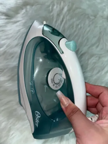 Ferro de Passar Roupa Oster - Semi Novo