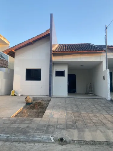 Alugo casa em condomínio 