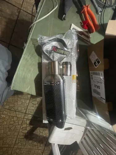 Ponteira Akrapovic 31cm Inox/carbono 51Mm